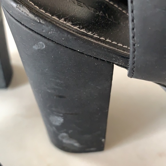 🌈 3/$20 Kendall & Kylie black velcro ankle strap heels - Picture 5 of 9